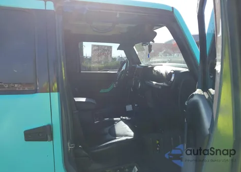 2014 Jeep Wrangler Unlimited Sahara из США, поврежденный, VIN 1C4BJWEG4EL152805